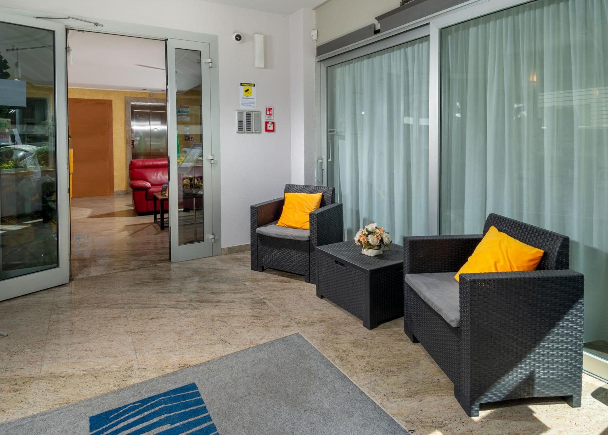 Residence Marzia Rimini Buitenkant foto
