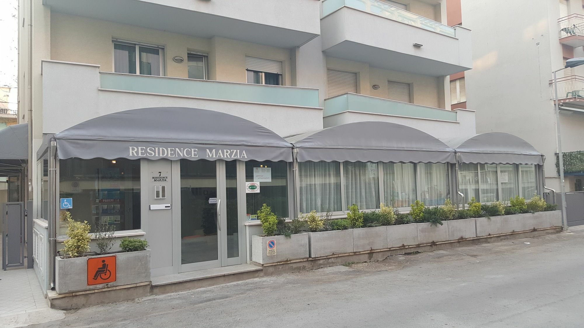 Residence Marzia Rimini Buitenkant foto